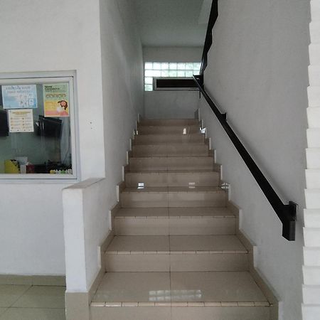 Rich Guesthouse Jambi Exterior photo