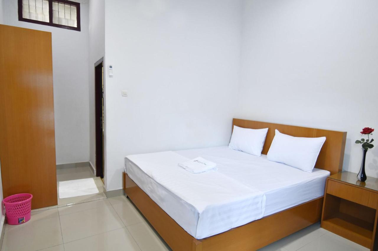 Rich Guesthouse Jambi Exterior photo
