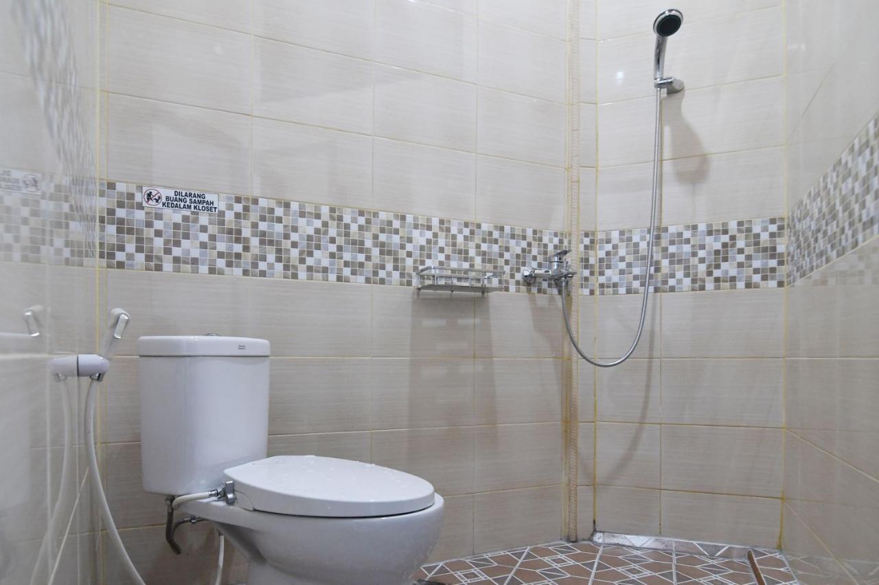 Rich Guesthouse Jambi Exterior photo