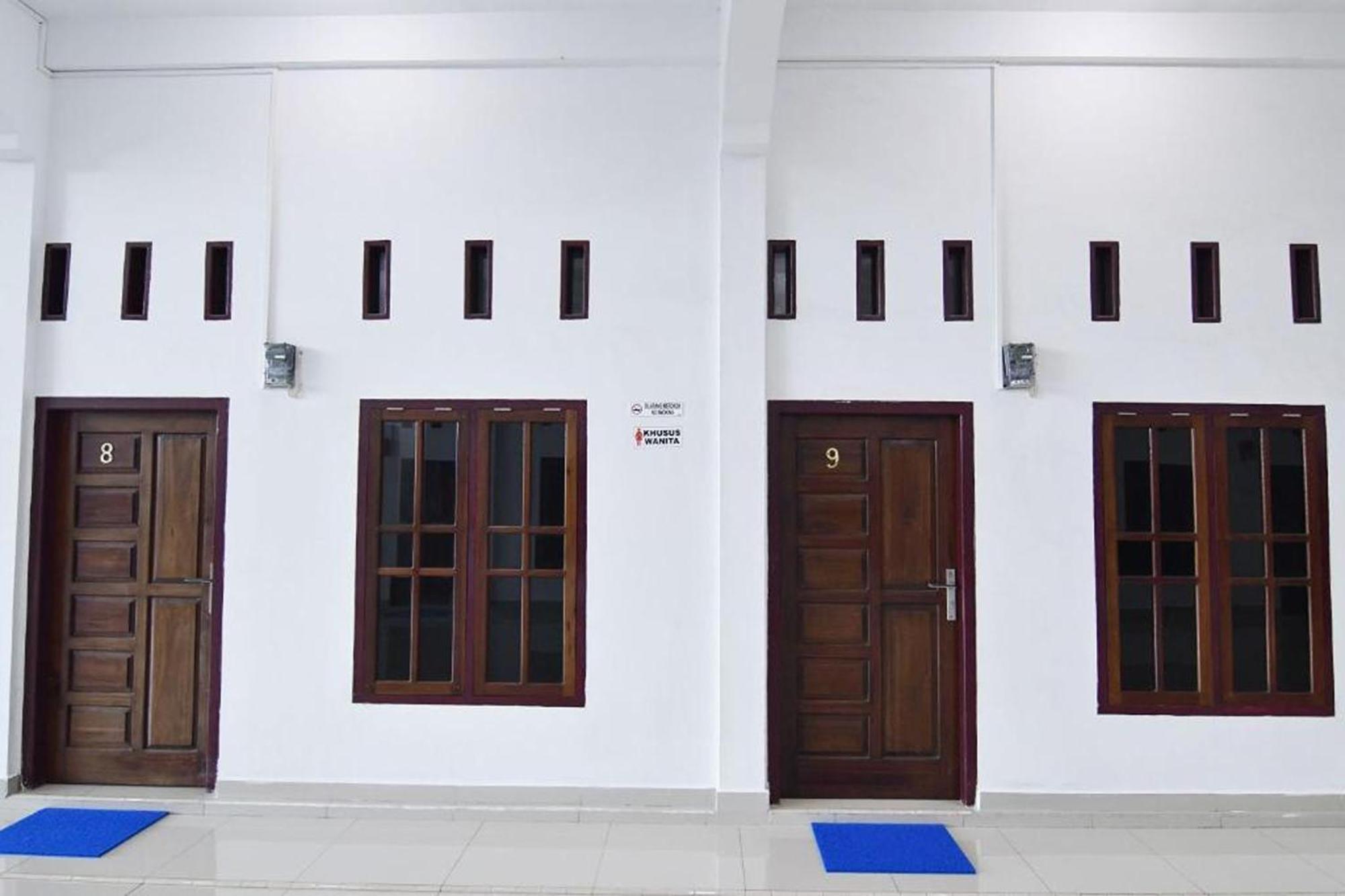 Rich Guesthouse Jambi Exterior photo
