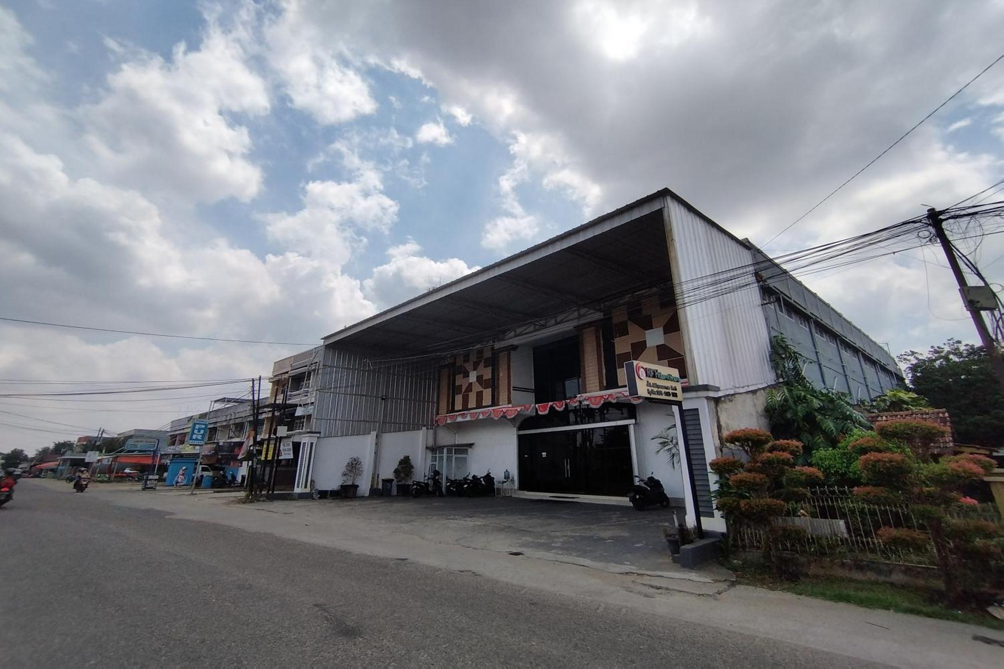 Rich Guesthouse Jambi Exterior photo